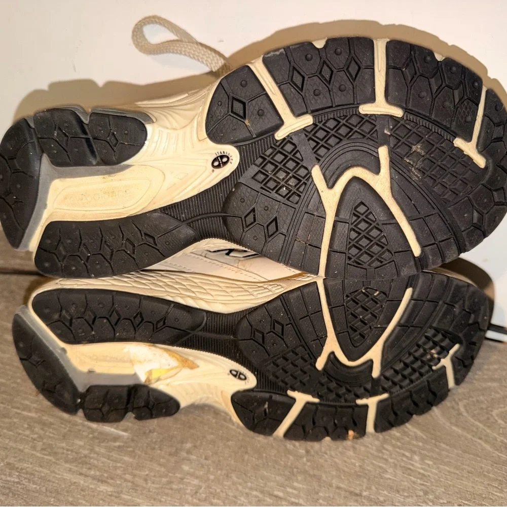 New Balance 2002R sneakers - Picture 6 of 7